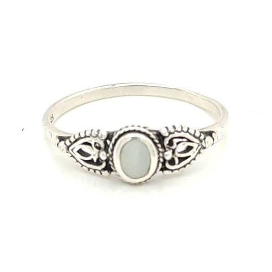 925 Silver Opal Ring O.5 1.5g Preowned